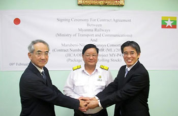 【添付資料②:調印式の様子】 【添付資料②:調印式の様子】